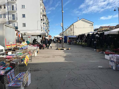 LâORDINANZA DEL SINDACO dâARIENZO: âIN VIA SPERIMENTALE SDOPPIAMO IL MERCATO, SI FARÃ ANCHE DI DOMENICAâ